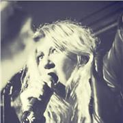 CANTANTE PROFESIONAL Y VOCAL COACH DICTA CLASES DE CANTO EN ALCORCON